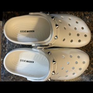 Steve Madden clogs